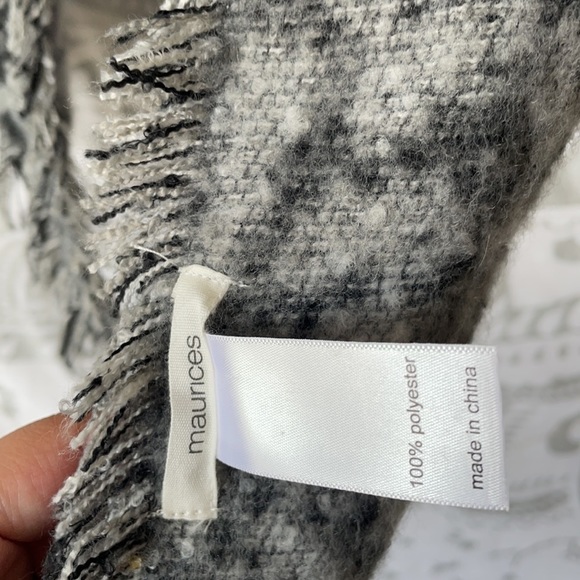 Scarf - Picture 2 of 4